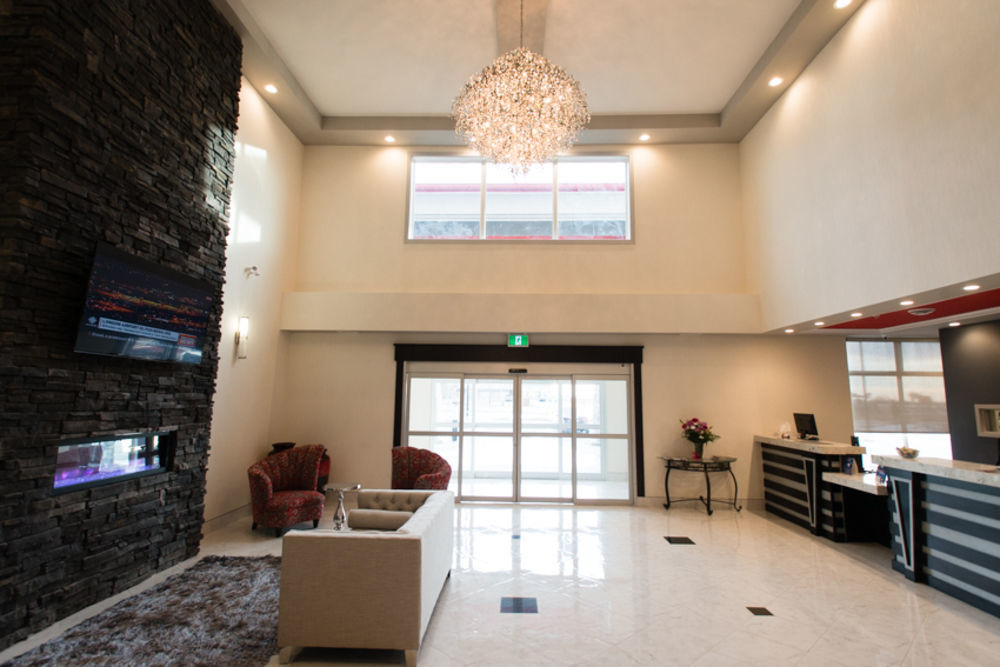 Hotel Ramada By Wyndham Moose Jaw